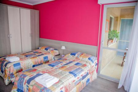 Pension Parque Del Ebro (Adults Only) Logrono Bagian luar foto